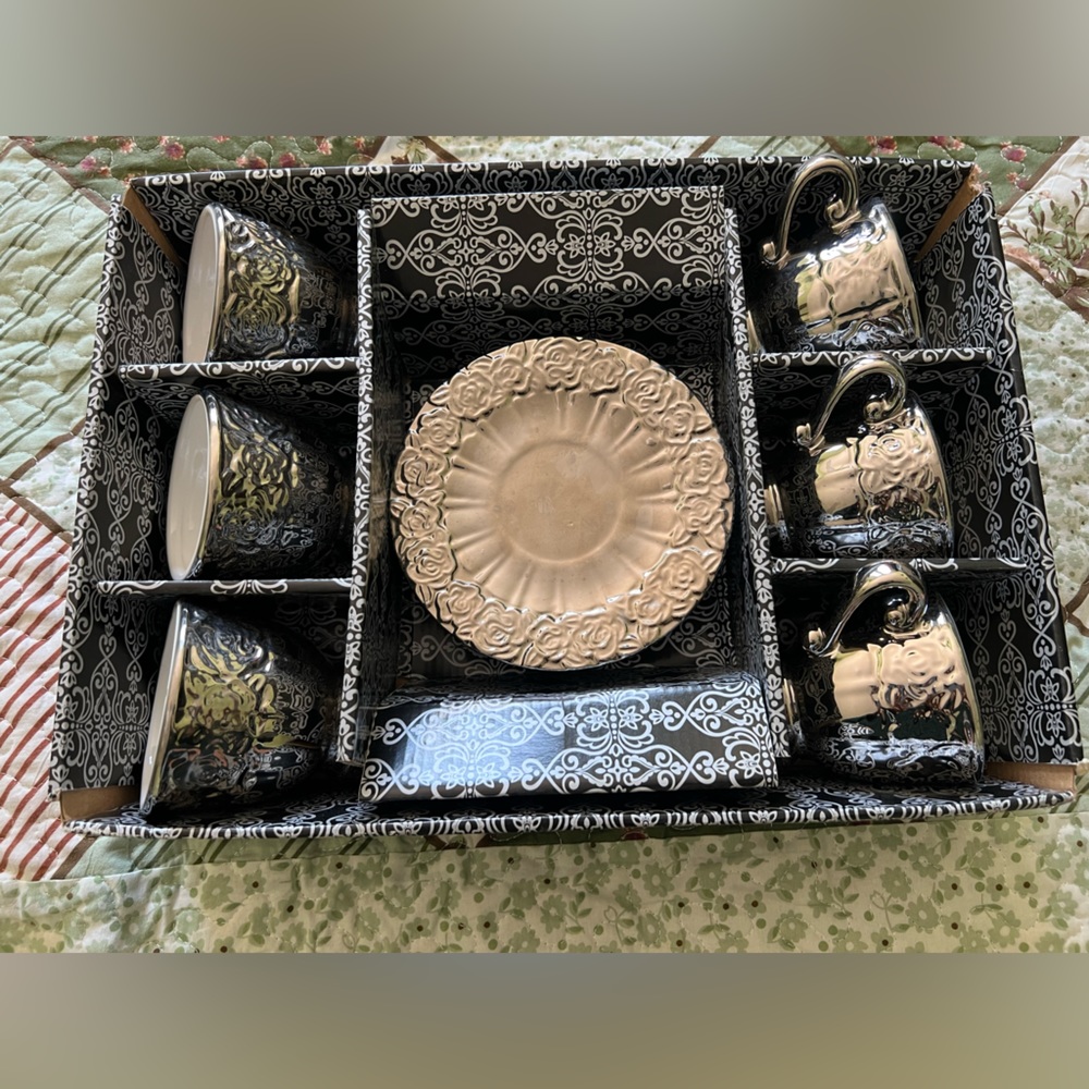 VINTAGE DECORATION SET - Picture 1 of 5